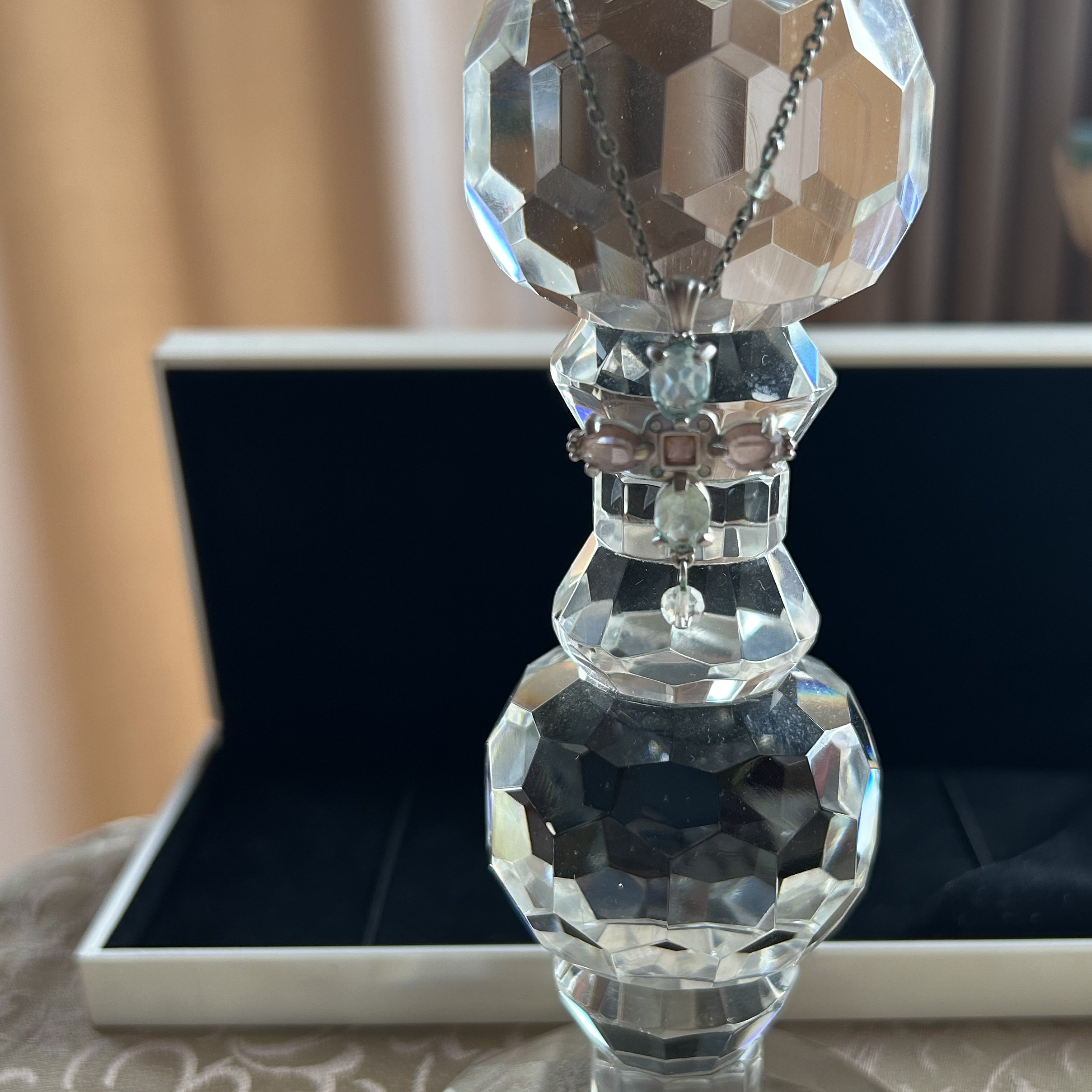 Naszyjnik z krzyżykiem SWAROVSKI - obrazek 3